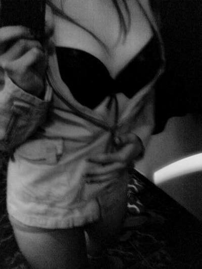 Corey (25) | New York Adult Dating and Private Meetups