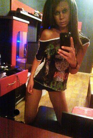 Meet Martha (19) from California | Local Dating Profile