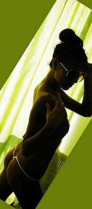 Lesly (21) in Illinois | Local Adult Woman