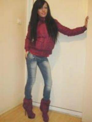 Photo of Elise (28) from Massachusetts dating profile