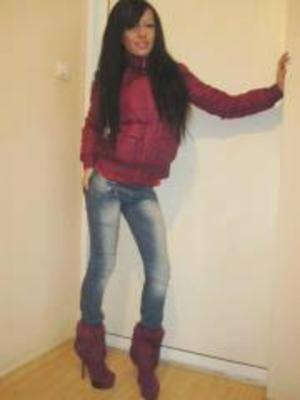 Chat with Elise (28) | Massachusetts Local Women