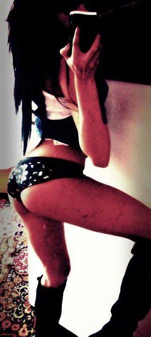 Meet Cora (26) from Pennsylvania | Local Dating Profile
