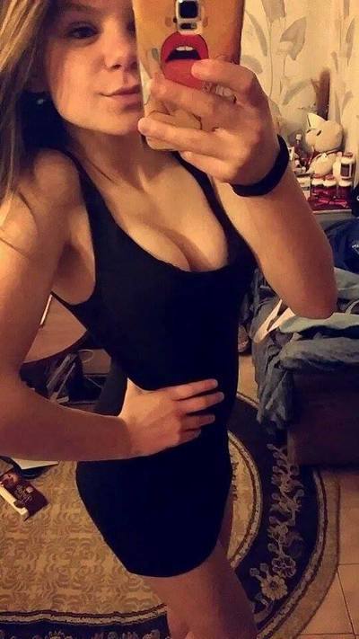 Monique (23) in California | Local Adult Woman