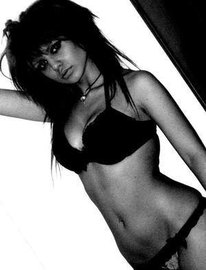 Meet Alissa (22) from California | Local Dating Profile