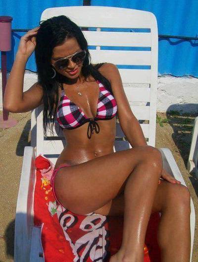 Meet Taylor (18) from Wisconsin | Local Dating Profile