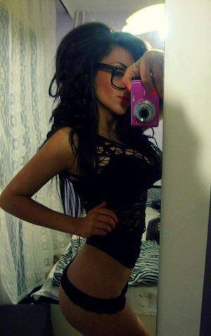 Meet Giovanna (23) from Michigan | Local Dating Profile