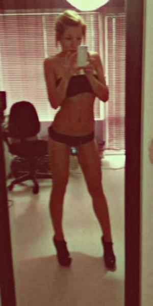 Profile photo of Esperanza, age 20, from Waterloo, IA