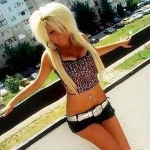 Chat with Daisy (22) | Kansas Local Women