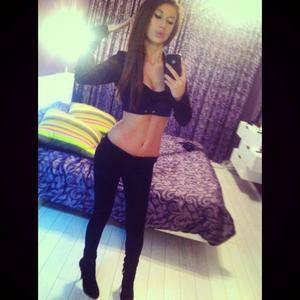 Meet Amiya (29) from South Carolina | Local Dating Profile