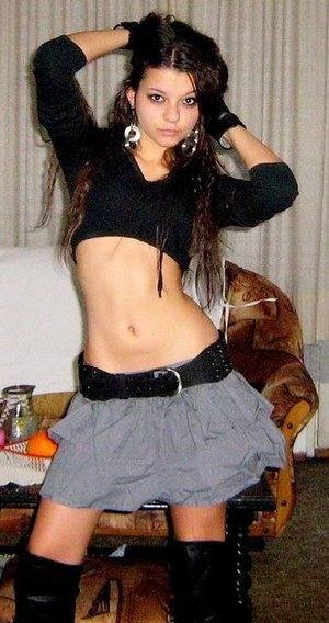 Chat with Danielle (28) | Tennessee Local Women