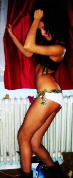 Meet Sienna (18) from New York | Local Dating Profile