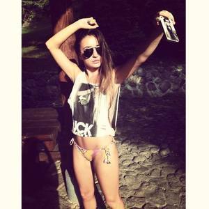 Meet Lea (27) from Michigan | Local Dating Profile