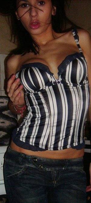 Meet Cindy (24) from North Carolina | Local Dating Profile