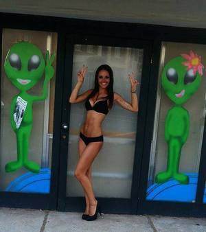 Alanna (18) in Kansas | Local Adult Woman