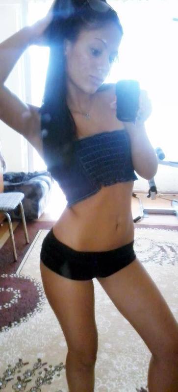 Selina (20) in California | Local Adult Woman