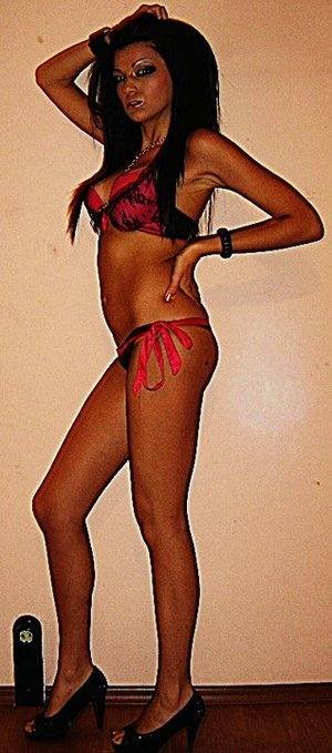 Meet Jaqueline (18) from Ohio | Local Dating Profile