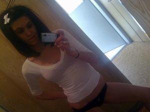 Trudi from Acomita Lake, New Mexico is looking for adult webcam chat