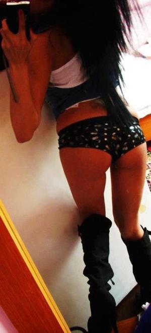 Looking for local cheaters? Take Lena from Illinois home with you