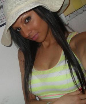 Mia is a cheater looking for a guy like you!