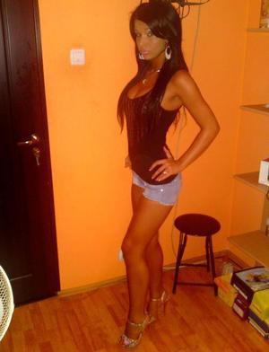 Meet local singles like Destiny from California who want to fuck tonight
