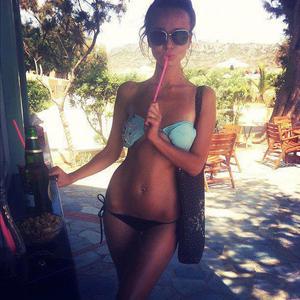 Lindsay is a cheater looking for a guy like you!