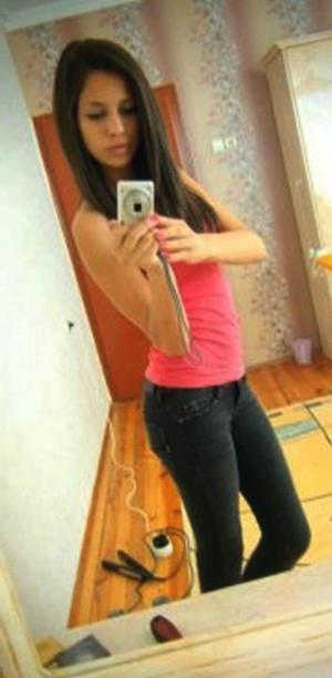 Antoinette from Ohio is looking for adult webcam chat