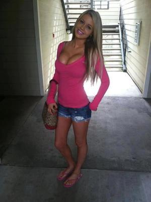 Cassie from Alabama is looking for adult webcam chat