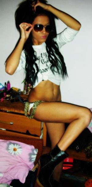 Angelique from North Dakota is interested in nsa sex with a nice, young man