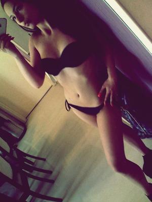 Looking for girls down to fuck? Laura from Michigan is your girl