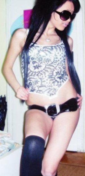 Cammie from Monroe, Oklahoma is looking for adult webcam chat