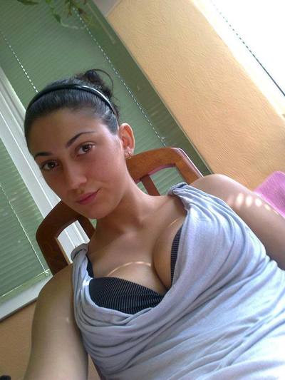 Meet local singles like Brinley from Texas who want to fuck tonight