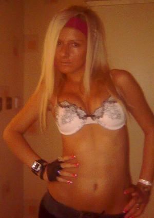 Meet local singles like Giselle from Arizona who want to fuck tonight