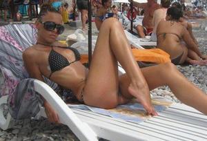 Bobette from Orlando, Florida is looking for adult webcam chat