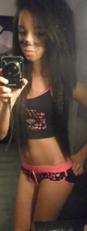 Escorts like Tania are down to fuck you now!