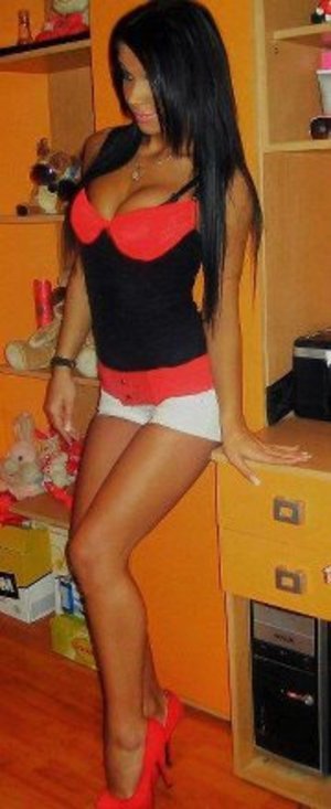 Shameka is a cheater looking for a guy like you!