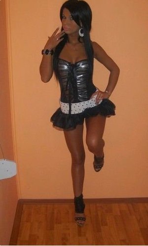 Vivian from Connecticut is looking for adult webcam chat