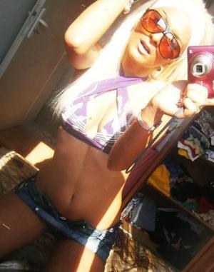 Kathyrn from Marysville, Kansas is looking for adult webcam chat