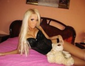 Liane from Southgate, Kentucky is looking for adult webcam chat