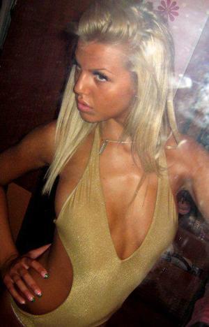 Looking for girls down to fuck? Roxana from Georgia is your girl