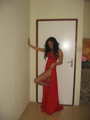Elaine from California is looking for adult webcam chat