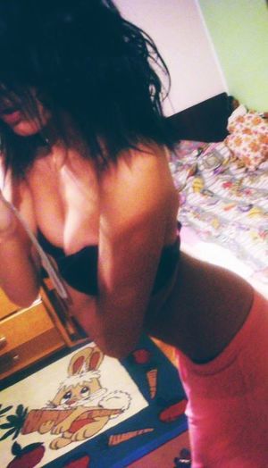Jacklyn from De Soto, Kansas is looking for adult webcam chat