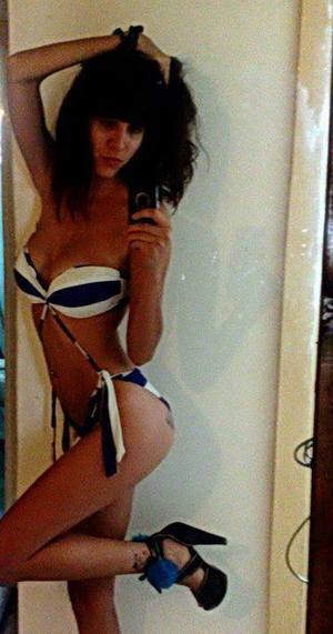 Vicenta from Lake Mills, Wisconsin is looking for adult webcam chat