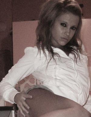 Meet local singles like Naomi from California who want to fuck tonight