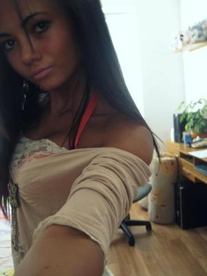 Sheryll from Illinois is looking for adult webcam chat