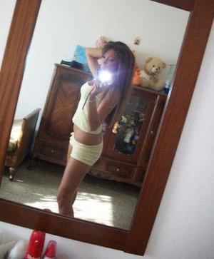 Looking for local cheaters? Take Leslie from Tennessee home with you