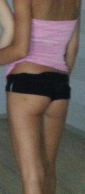 Looking for local cheaters? Take Nelida from Heeia, Hawaii home with you