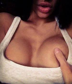 Charla from Shady Cove, Oregon is looking for adult webcam chat