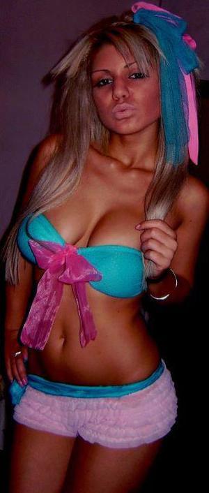 Looking for girls down to fuck? Makayla from California is your girl