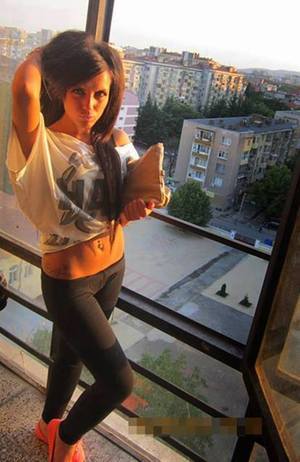 Looking for girls down to fuck? Hollie from New York is your girl