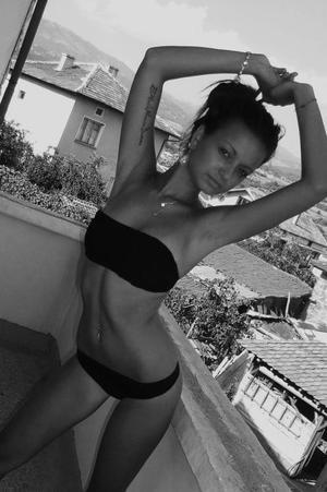 Escorts like Yvonne are down to fuck you now!